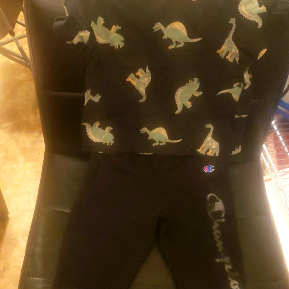 Champion Dinosaur Print Black Outfit
